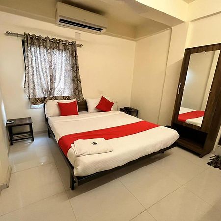 Hotel Kalyan Palace Batwa Екстер'єр фото