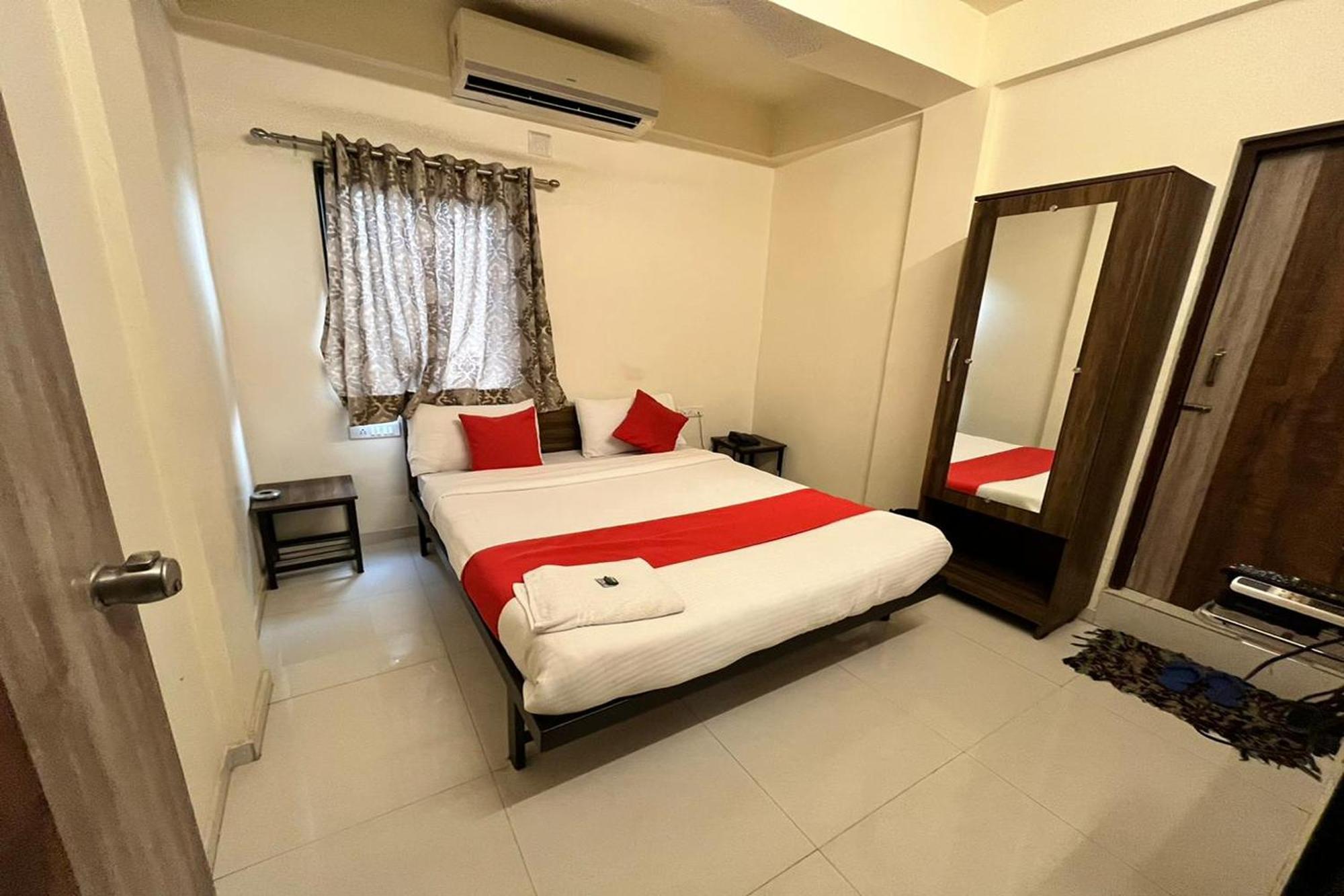 Hotel Kalyan Palace Batwa Екстер'єр фото