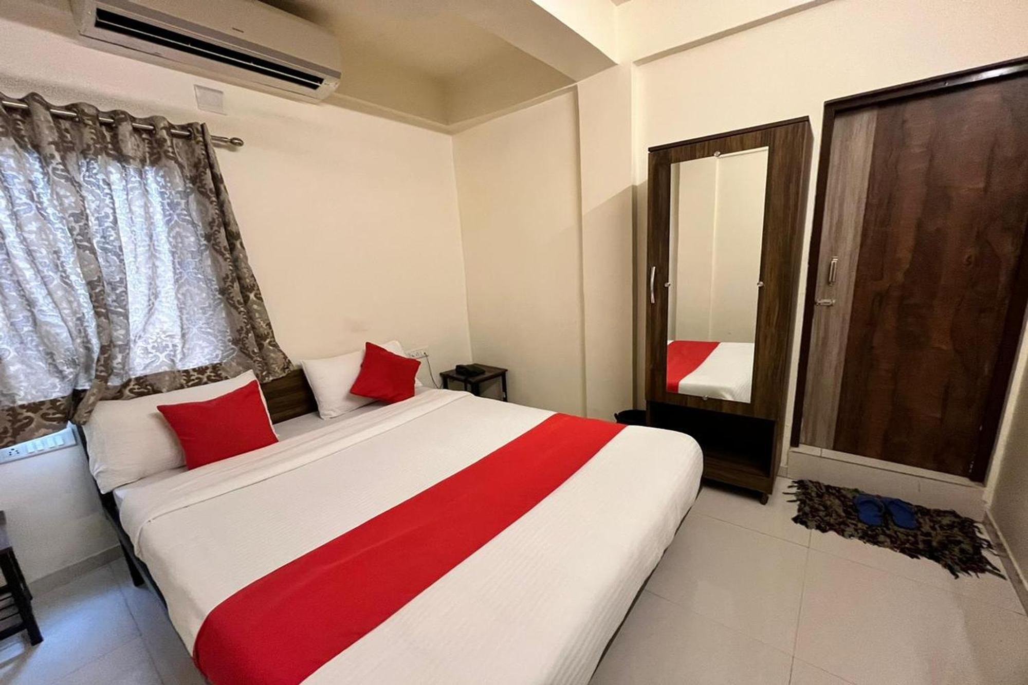 Hotel Kalyan Palace Batwa Екстер'єр фото
