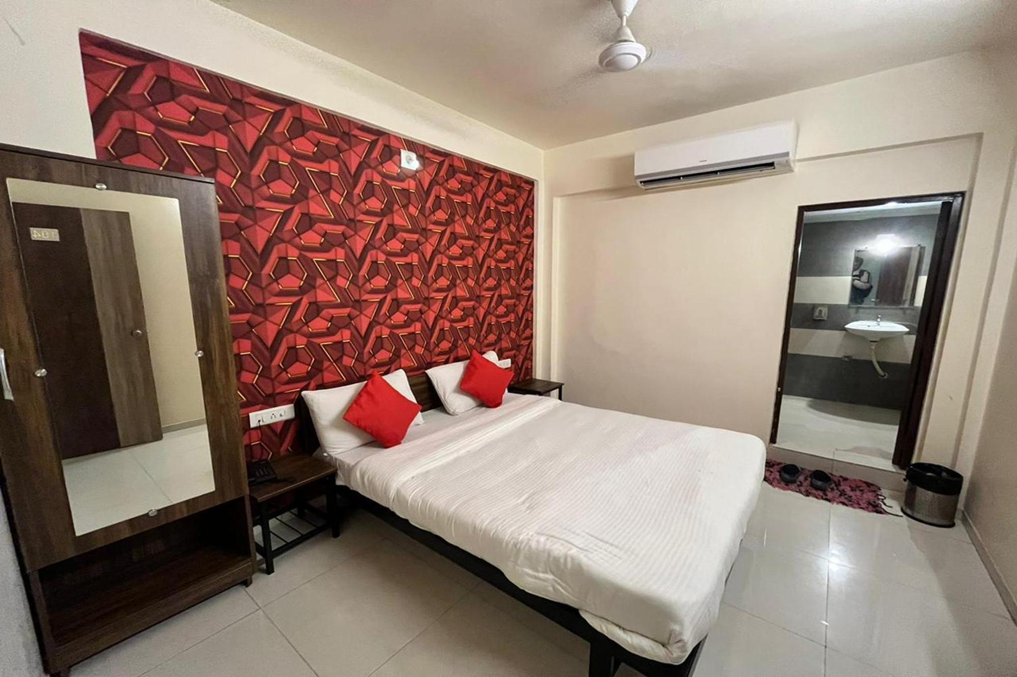 Hotel Kalyan Palace Batwa Екстер'єр фото