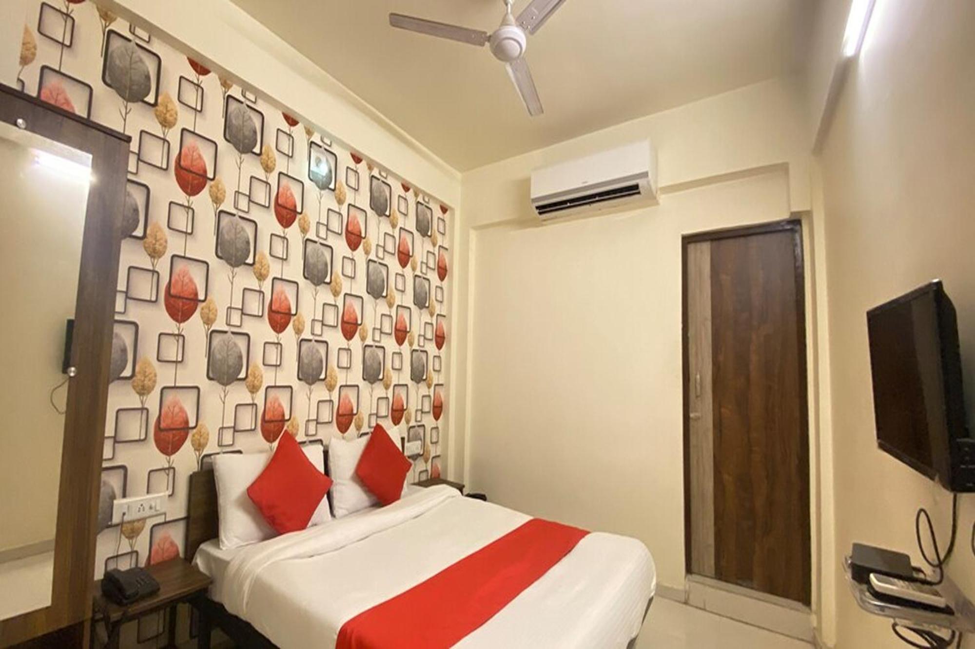 Hotel Kalyan Palace Batwa Екстер'єр фото
