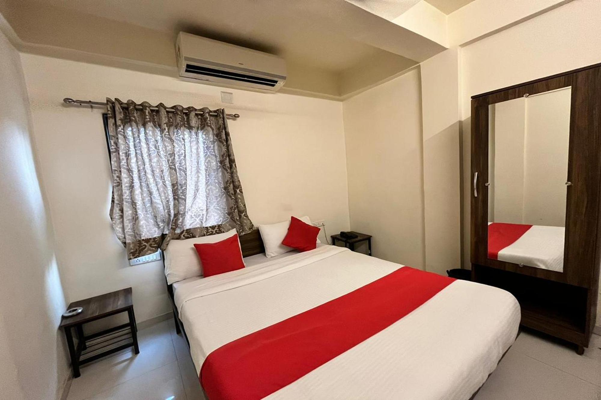 Hotel Kalyan Palace Batwa Екстер'єр фото
