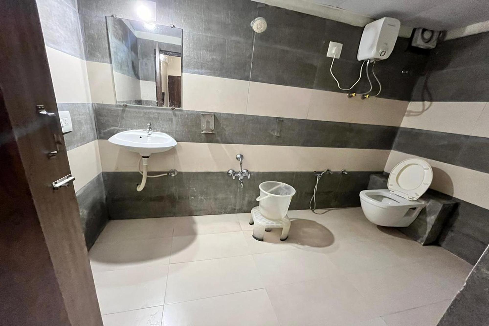 Hotel Kalyan Palace Batwa Екстер'єр фото