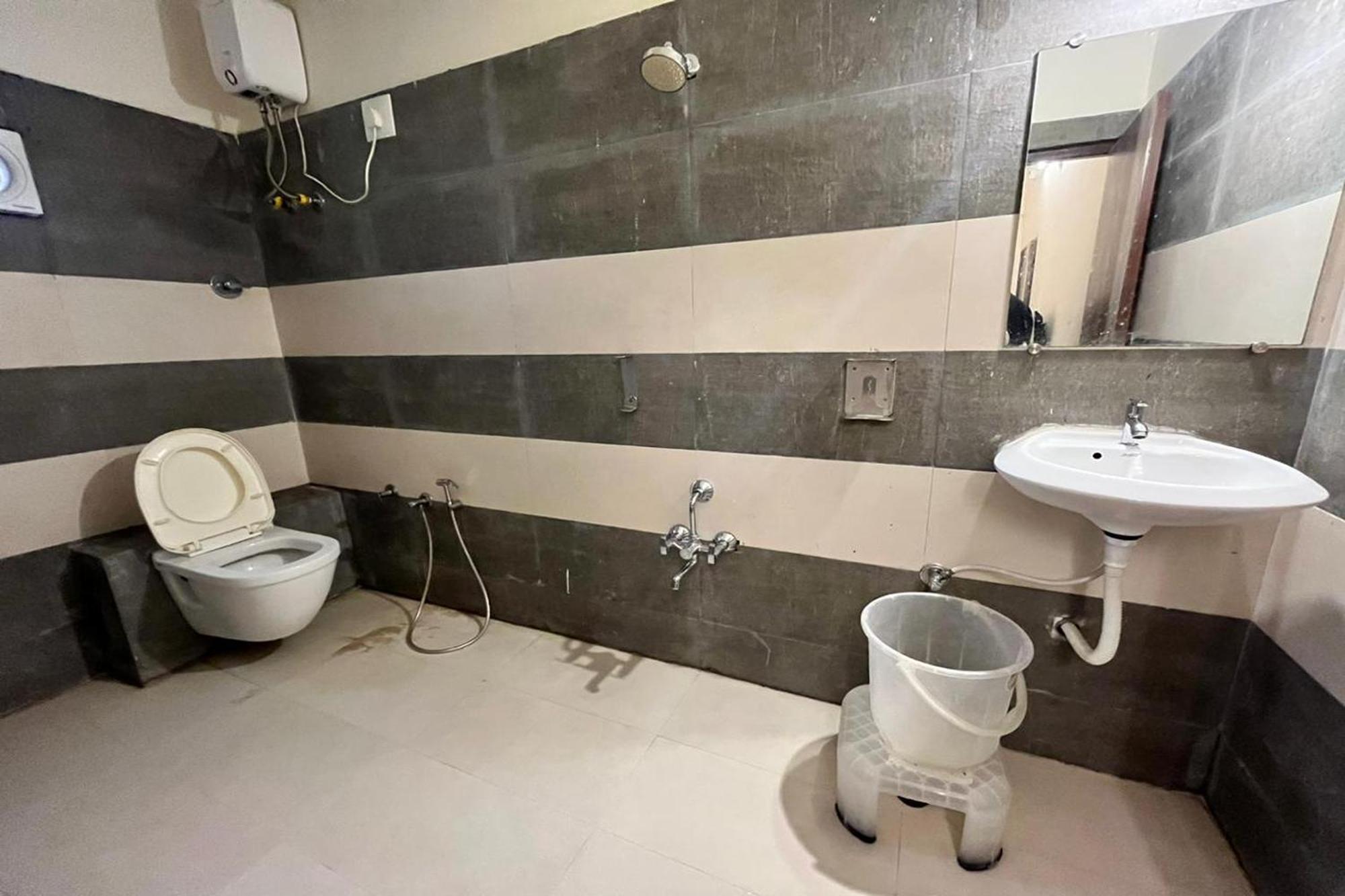 Hotel Kalyan Palace Batwa Екстер'єр фото