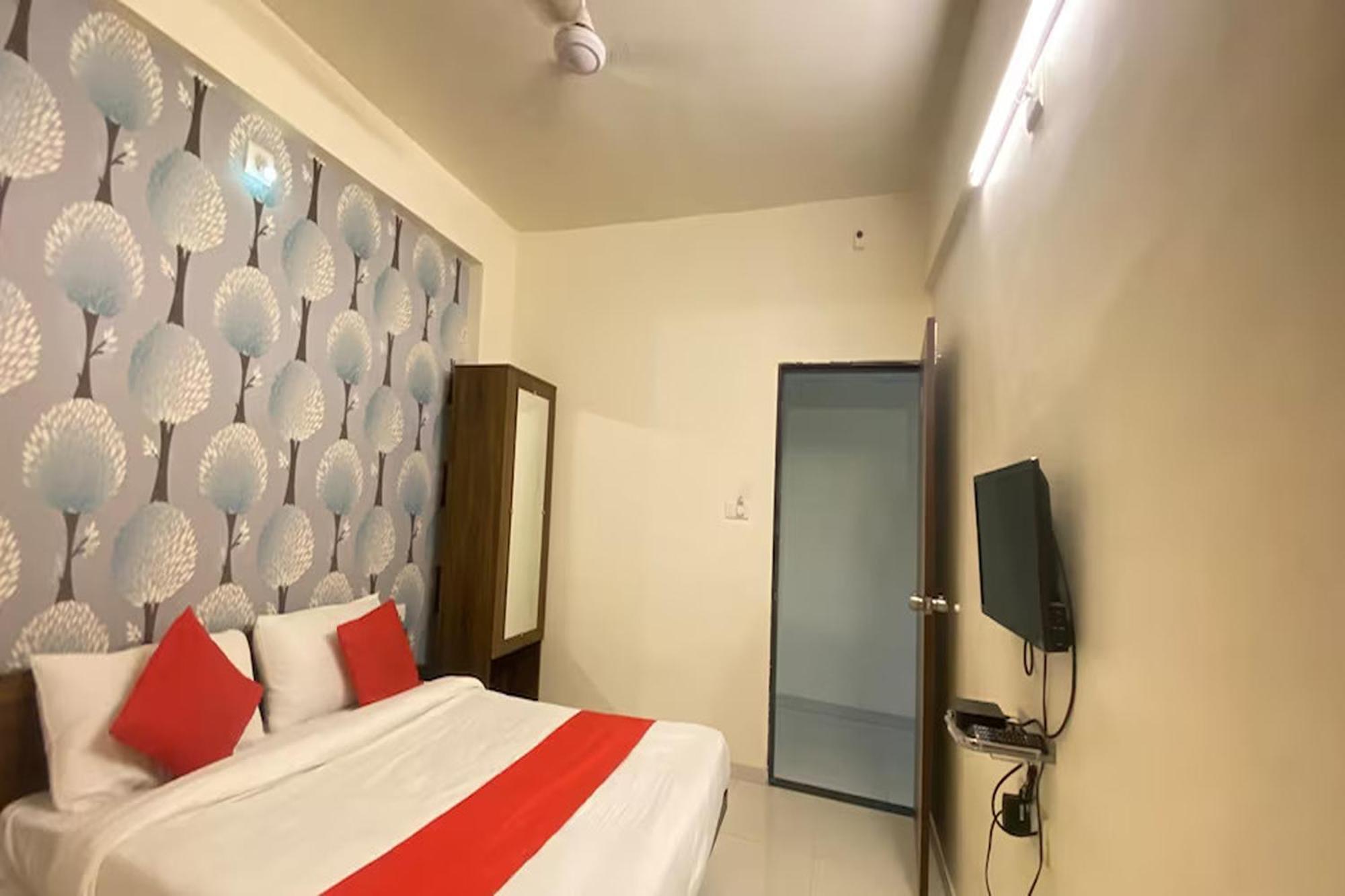 Hotel Kalyan Palace Batwa Екстер'єр фото