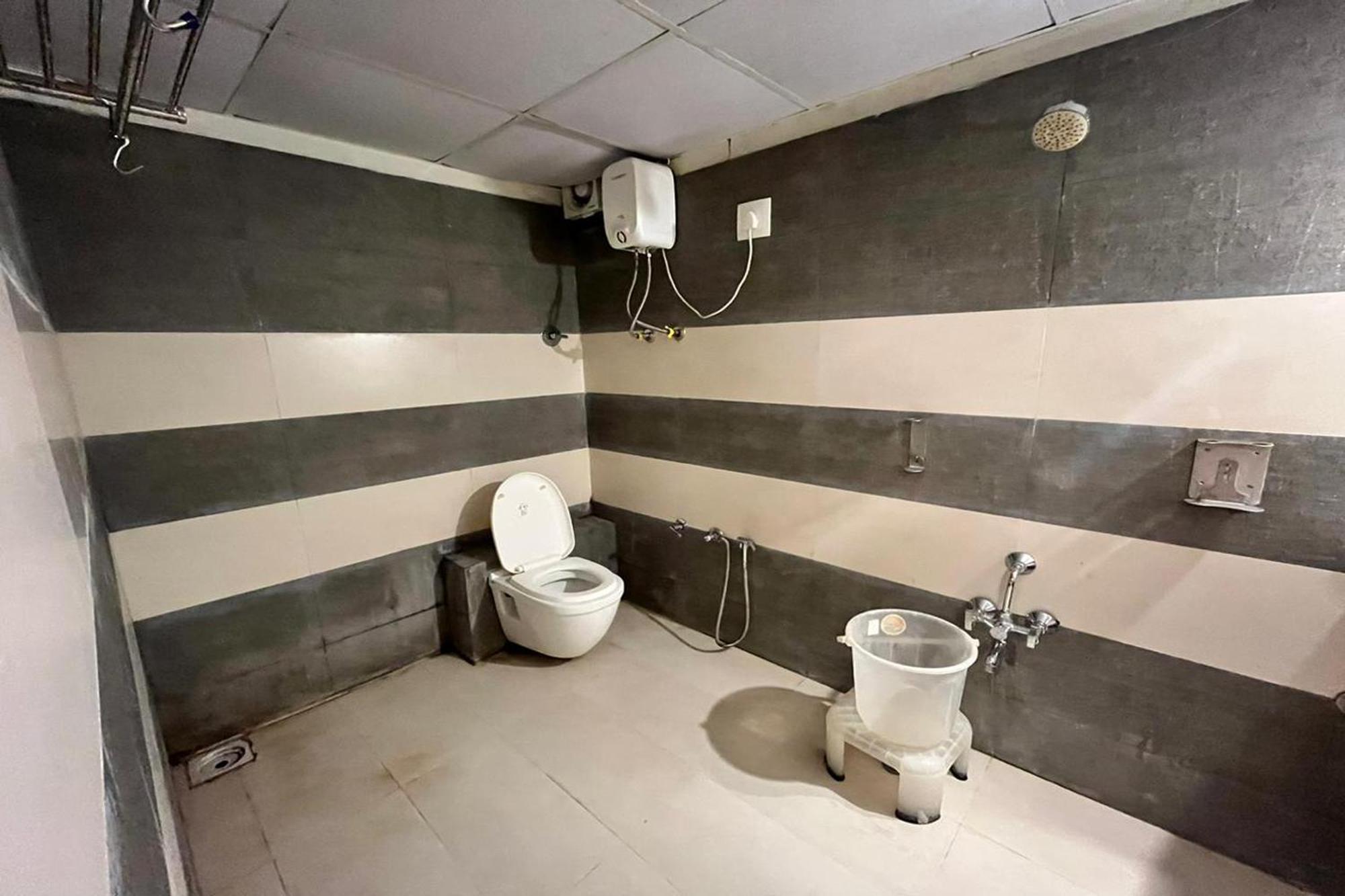 Hotel Kalyan Palace Batwa Екстер'єр фото