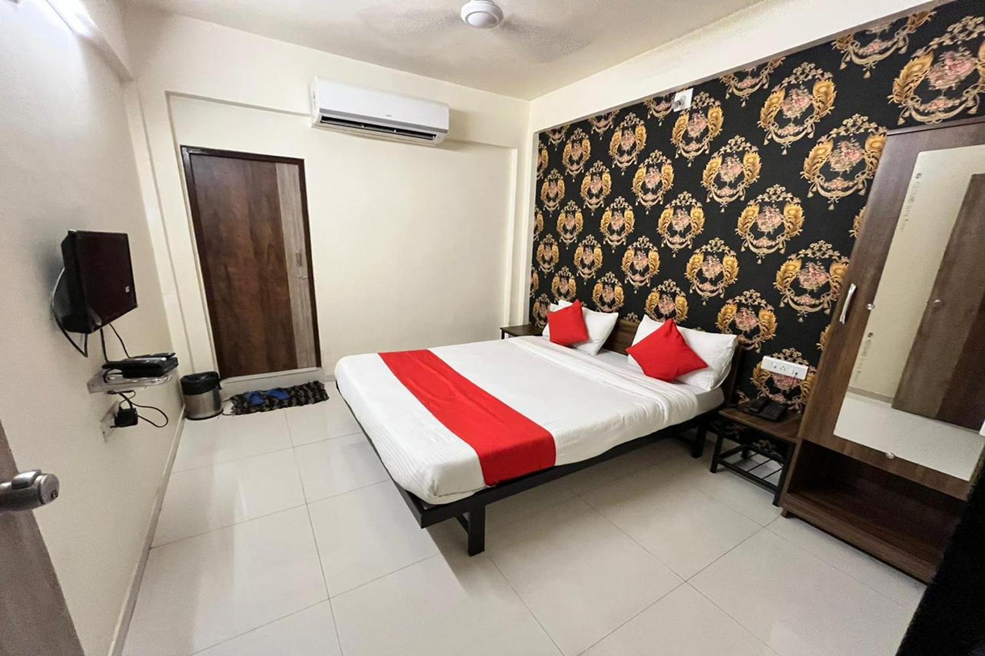 Hotel Kalyan Palace Batwa Екстер'єр фото